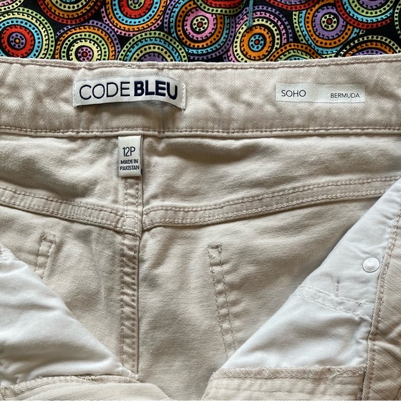 🌞Code Bleu Soho Bermuda EUC - Picture 3 of 5